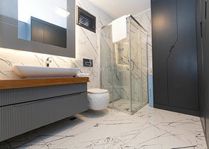 فلل للبيع في بودروم - فاخرة باطلالة بحر - 6 غرف وصالة .