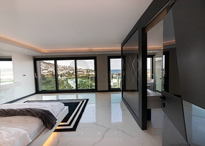 فلل للبيع في بودروم - فاخرة باطلالة بحر - 6 غرف وصالة .