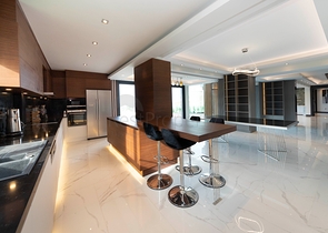 فلل للبيع في بودروم - فاخرة باطلالة بحر - 6 غرف وصالة .