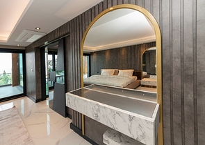 فلل للبيع في بودروم - فاخرة باطلالة بحر - 6 غرف وصالة .