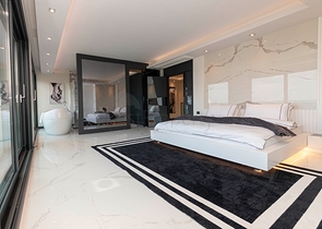 فلل للبيع في بودروم - فاخرة باطلالة بحر - 6 غرف وصالة .