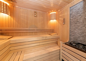 فلل للبيع في بودروم - فاخرة باطلالة بحر - 6 غرف وصالة .