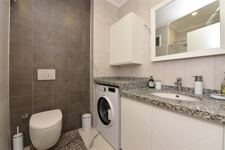 شقة مريحة 2 + 1 في وسط ألانيا 