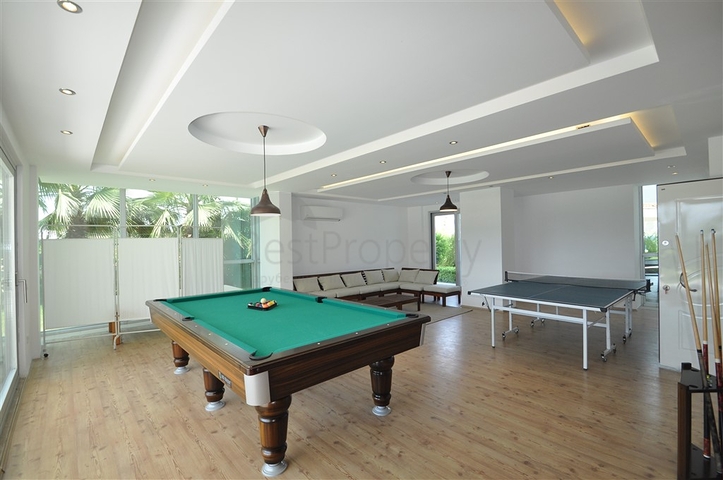 شقة واسعة للبيع في الانيا - تصميم 3 غرف وصالة -دوبلكس -في كارجيجاك / الانيا 