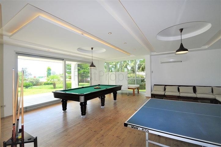 شقة واسعة للبيع في الانيا - تصميم 3 غرف وصالة -دوبلكس -في كارجيجاك / الانيا 