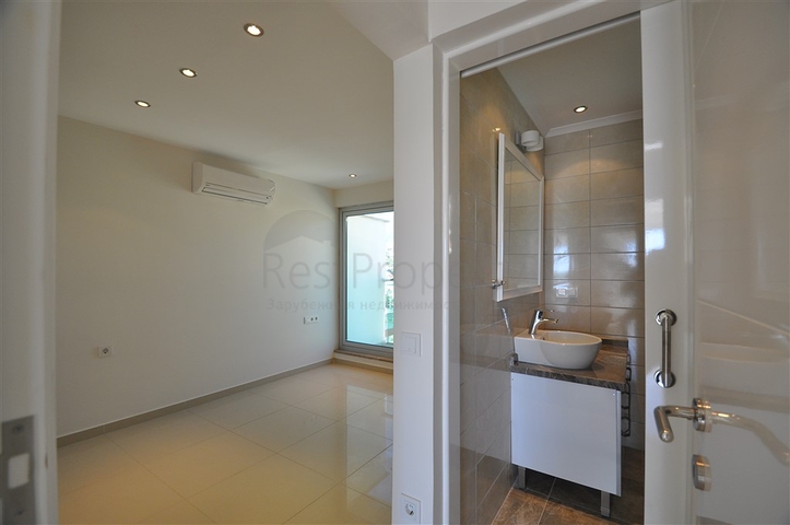 شقة واسعة للبيع في الانيا - تصميم 3 غرف وصالة -دوبلكس -في كارجيجاك / الانيا 