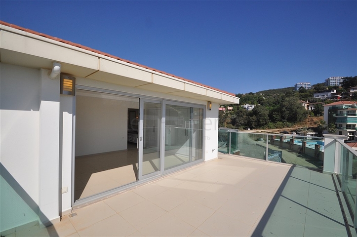 شقة واسعة للبيع في الانيا - تصميم 3 غرف وصالة -دوبلكس -في كارجيجاك / الانيا 