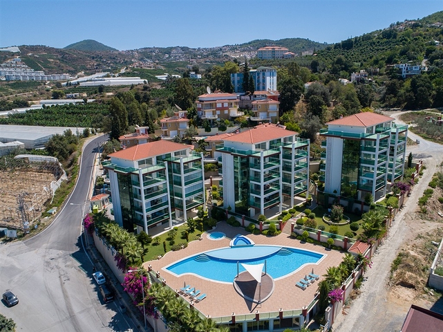 شقة واسعة للبيع في الانيا - تصميم 3 غرف وصالة -دوبلكس -في كارجيجاك / الانيا 