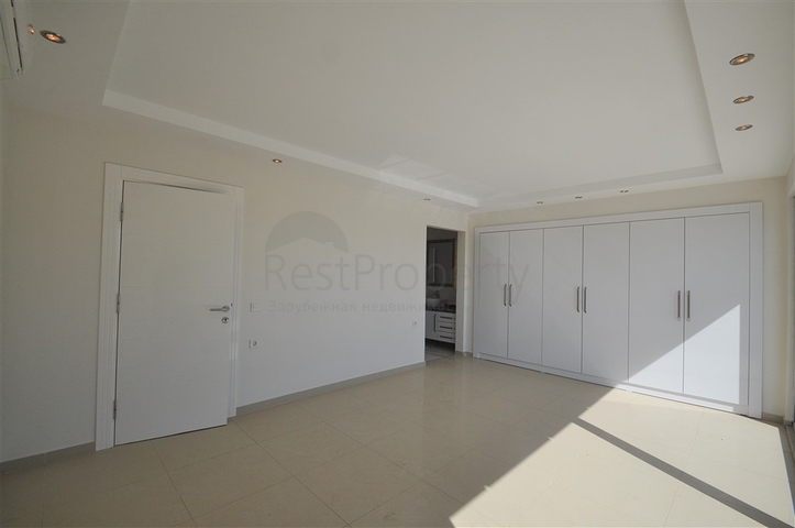 شقة واسعة للبيع في الانيا - تصميم 3 غرف وصالة -دوبلكس -في كارجيجاك / الانيا 