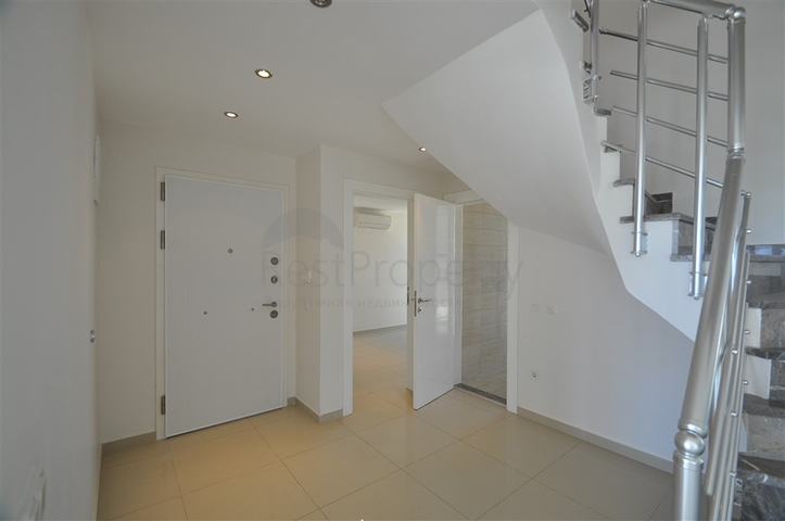 شقة واسعة للبيع في الانيا - تصميم 3 غرف وصالة -دوبلكس -في كارجيجاك / الانيا 