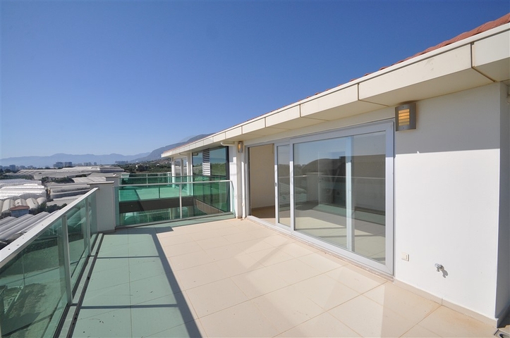 شقة واسعة للبيع في الانيا - تصميم 3 غرف وصالة -دوبلكس -في كارجيجاك / الانيا 