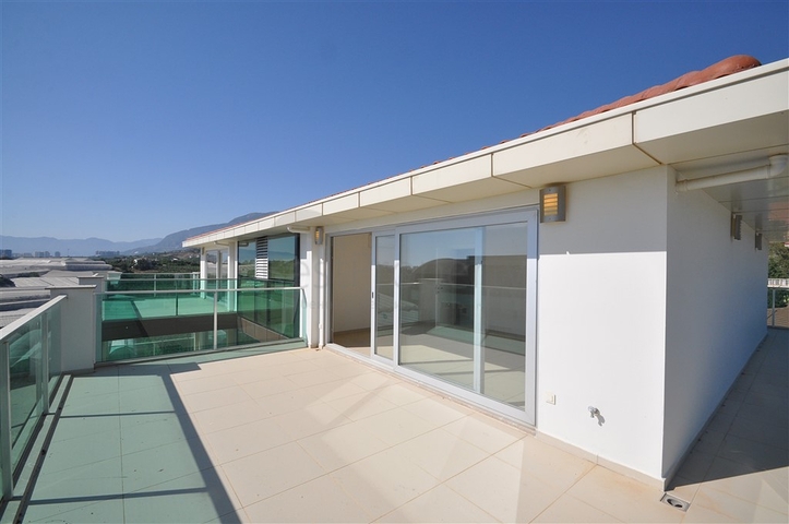 شقة واسعة للبيع في الانيا - تصميم 3 غرف وصالة -دوبلكس -في كارجيجاك / الانيا 