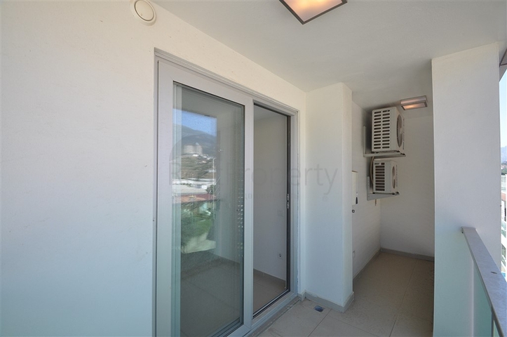 شقة واسعة للبيع في الانيا - تصميم 3 غرف وصالة -دوبلكس -في كارجيجاك / الانيا 