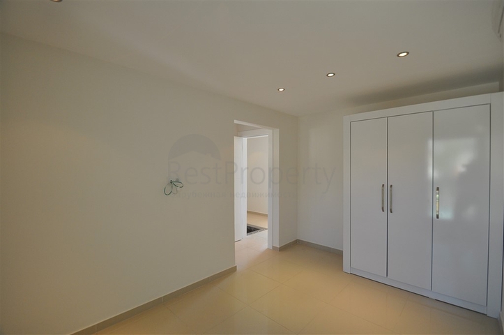 شقة واسعة للبيع في الانيا - تصميم 3 غرف وصالة -دوبلكس -في كارجيجاك / الانيا 