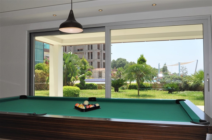 شقة واسعة للبيع في الانيا - تصميم 3 غرف وصالة -دوبلكس -في كارجيجاك / الانيا 