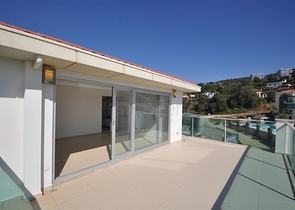 شقة واسعة للبيع في الانيا - تصميم 3 غرف وصالة -دوبلكس -في كارجيجاك / الانيا 