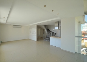 شقة واسعة للبيع في الانيا - تصميم 3 غرف وصالة -دوبلكس -في كارجيجاك / الانيا 