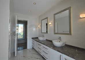 شقة واسعة للبيع في الانيا - تصميم 3 غرف وصالة -دوبلكس -في كارجيجاك / الانيا 