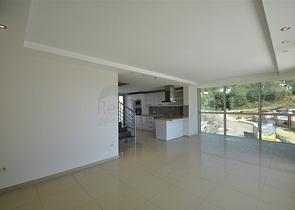 شقة واسعة للبيع في الانيا - تصميم 3 غرف وصالة -دوبلكس -في كارجيجاك / الانيا 