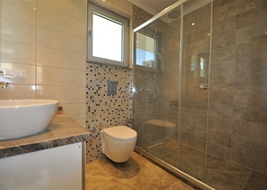 شقة واسعة للبيع في الانيا - تصميم 3 غرف وصالة -دوبلكس -في كارجيجاك / الانيا 