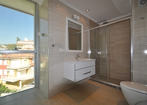 شقة واسعة للبيع في الانيا - تصميم 3 غرف وصالة -دوبلكس -في كارجيجاك / الانيا 