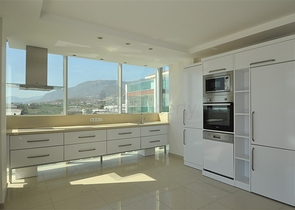 شقة في منطقة هادئة - غرفتين وصالة -ضمن مجمع انيق -كارجيجاك / الانيا