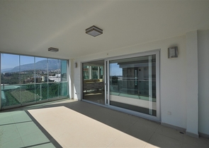 شقة في منطقة هادئة - غرفتين وصالة -ضمن مجمع انيق -كارجيجاك / الانيا