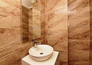 شقة مطبخ منفصل في الانيا - غرفتين وصالة -ضمن مجمع فاخر -كاستل / الانيا 