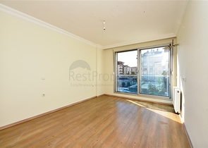 شقة مطبخ منفصل في الانيا - غرفتين وصالة -ضمن مجمع فاخر -كاستل / الانيا 