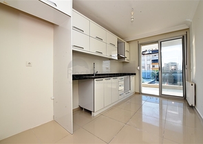 شقة مطبخ منفصل في الانيا - غرفتين وصالة -ضمن مجمع فاخر -كاستل / الانيا 