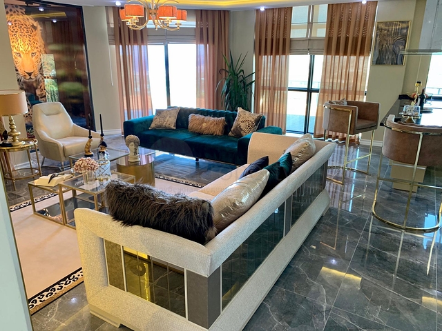 فيلا اطلالة بحر في الانيا -4 غرف وصالة - مسبح خاص -في كارجيجاك / الانيا