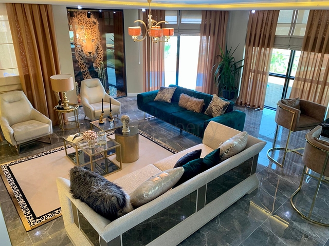 فيلا اطلالة بحر في الانيا -4 غرف وصالة - مسبح خاص -في كارجيجاك / الانيا