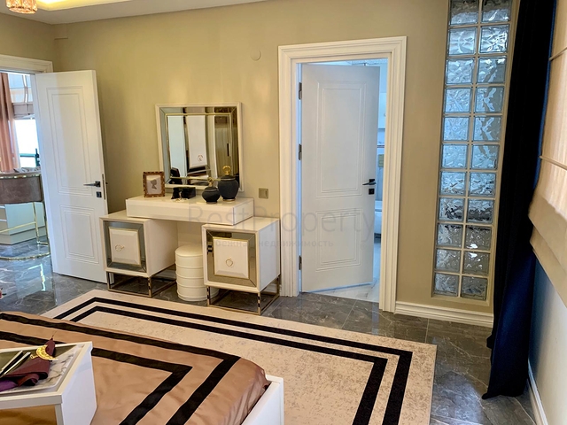 فيلا اطلالة بحر في الانيا -4 غرف وصالة - مسبح خاص -في كارجيجاك / الانيا