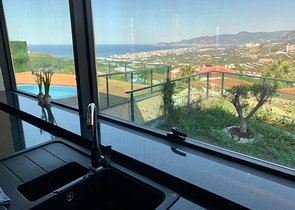 فيلا اطلالة بحر في الانيا -4 غرف وصالة - مسبح خاص -في كارجيجاك / الانيا