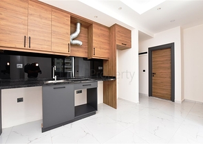 شقق للبيع في اوبا - تصميم غرفة وصالة -ضمن مجمع جديد -اوبا / الانيا 