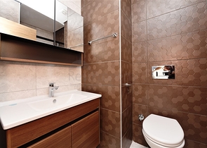 شقق للبيع في اوبا - تصميم غرفة وصالة -ضمن مجمع جديد -اوبا / الانيا 