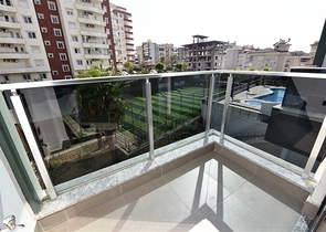 شقق للبيع في اوبا - تصميم غرفة وصالة -ضمن مجمع جديد -اوبا / الانيا 