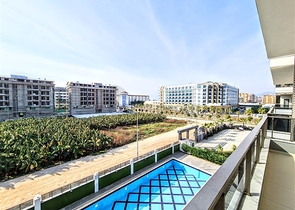 شقق فاخرة في الانيا - تصميم غرفة وصالة -ضمن مجمع انيق -في كارجيجاك / الانيا 