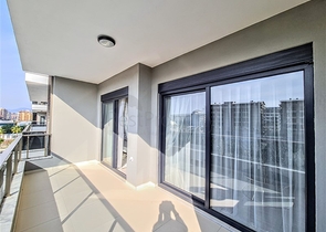 شقق فاخرة في الانيا - تصميم غرفة وصالة -ضمن مجمع انيق -في كارجيجاك / الانيا 