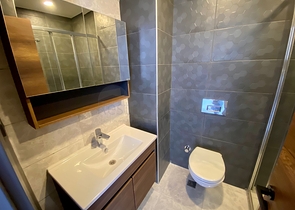 عقارات محمودلار - شقة غرفة وصالة -جديدة وضمن مجمع فاخر -في محمودلار / الانيا 