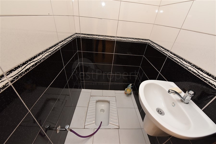 شقة اطلالة بحر في الانيا - غرفتين وصالة مع مطبخ منفصل -في مركز الانيا 