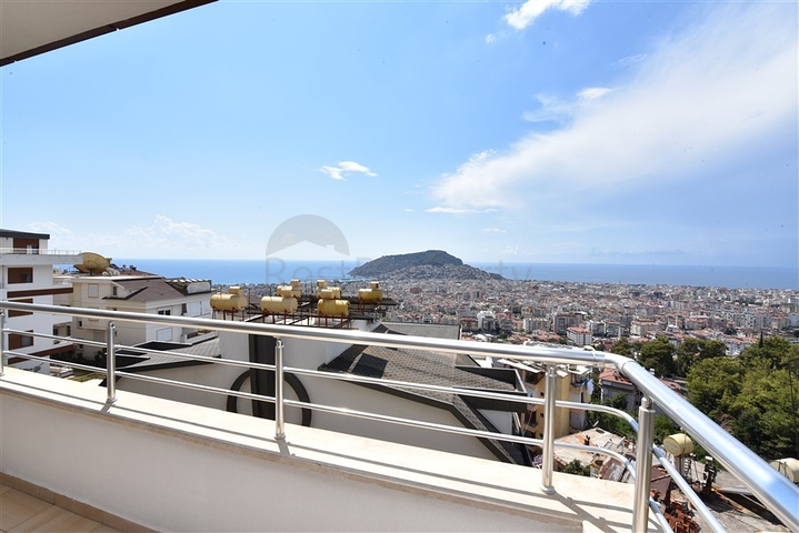 شقة اطلالة بحر في الانيا - غرفتين وصالة مع مطبخ منفصل -في مركز الانيا 