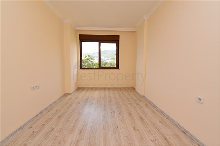 شقة اطلالة بحر في الانيا - غرفتين وصالة مع مطبخ منفصل -في مركز الانيا 