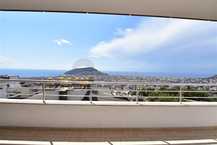 شقة اطلالة بحر في الانيا - غرفتين وصالة مع مطبخ منفصل -في مركز الانيا 