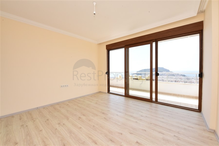 شقة اطلالة بحر في الانيا - غرفتين وصالة مع مطبخ منفصل -في مركز الانيا 