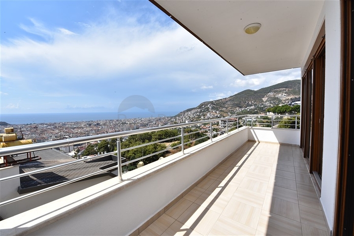 شقة اطلالة بحر في الانيا - غرفتين وصالة مع مطبخ منفصل -في مركز الانيا 