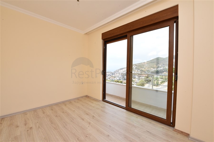 شقة اطلالة بحر في الانيا - غرفتين وصالة مع مطبخ منفصل -في مركز الانيا 