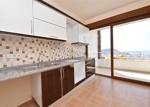 شقة اطلالة بحر في الانيا - غرفتين وصالة مع مطبخ منفصل -في مركز الانيا 