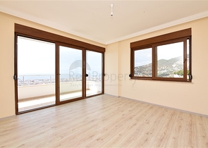 شقة اطلالة بحر في الانيا - غرفتين وصالة مع مطبخ منفصل -في مركز الانيا 