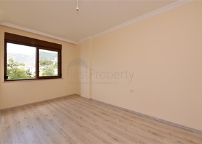 شقة اطلالة بحر في الانيا - غرفتين وصالة مع مطبخ منفصل -في مركز الانيا 